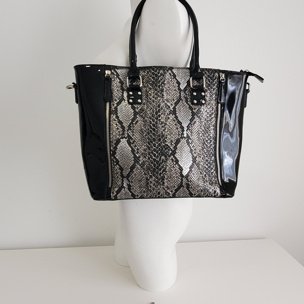 Elegant Black Patent and Snake Print Shoulder Bag With Sholder Strap - Picture 3 of 7